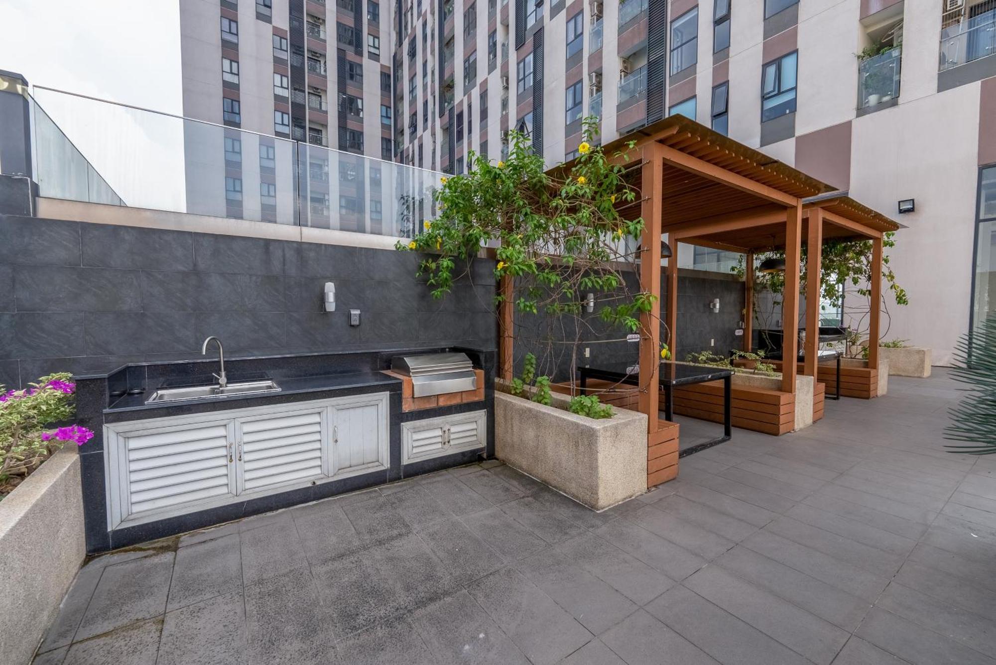 Cozy Private Bedroom In A Luxury 2Br Condo 胡志明市 外观 照片